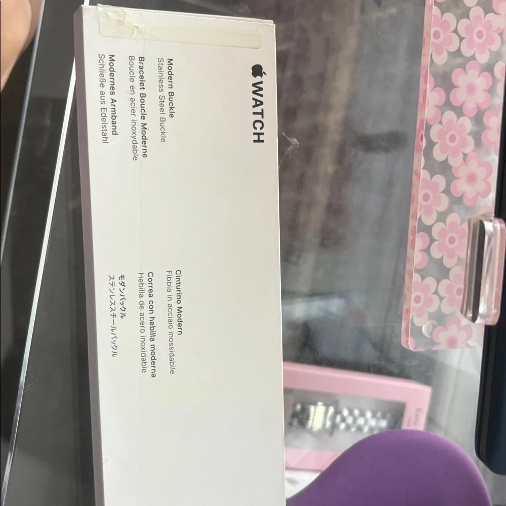 Apple Watch Leather Band 40mm Modern Buckle Lilac Size Small - Picture 2 of 9